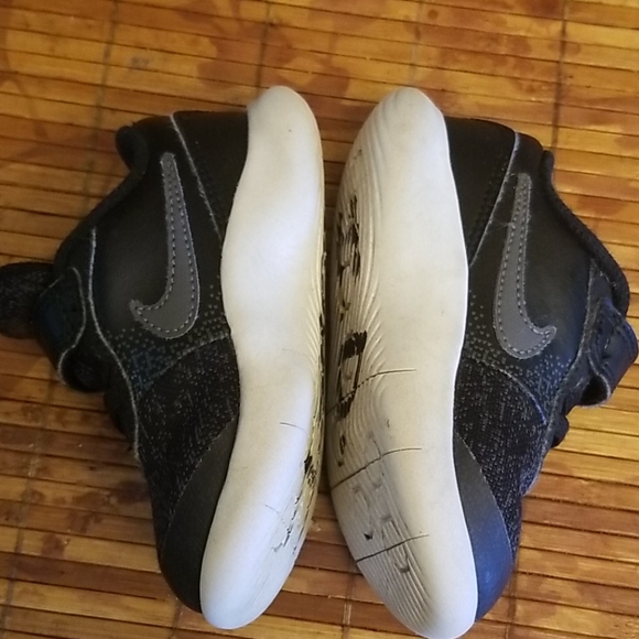 Sneakers - Picture 2 of 3